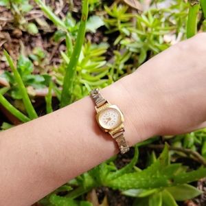 Vintage Swiss Swissam 17 Jewels Gold & Silver Stretch Watch